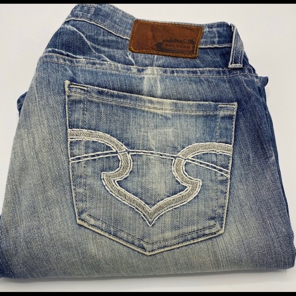 Big Star Maddie mid rise regular cut jeans. - Picture 3 of 4